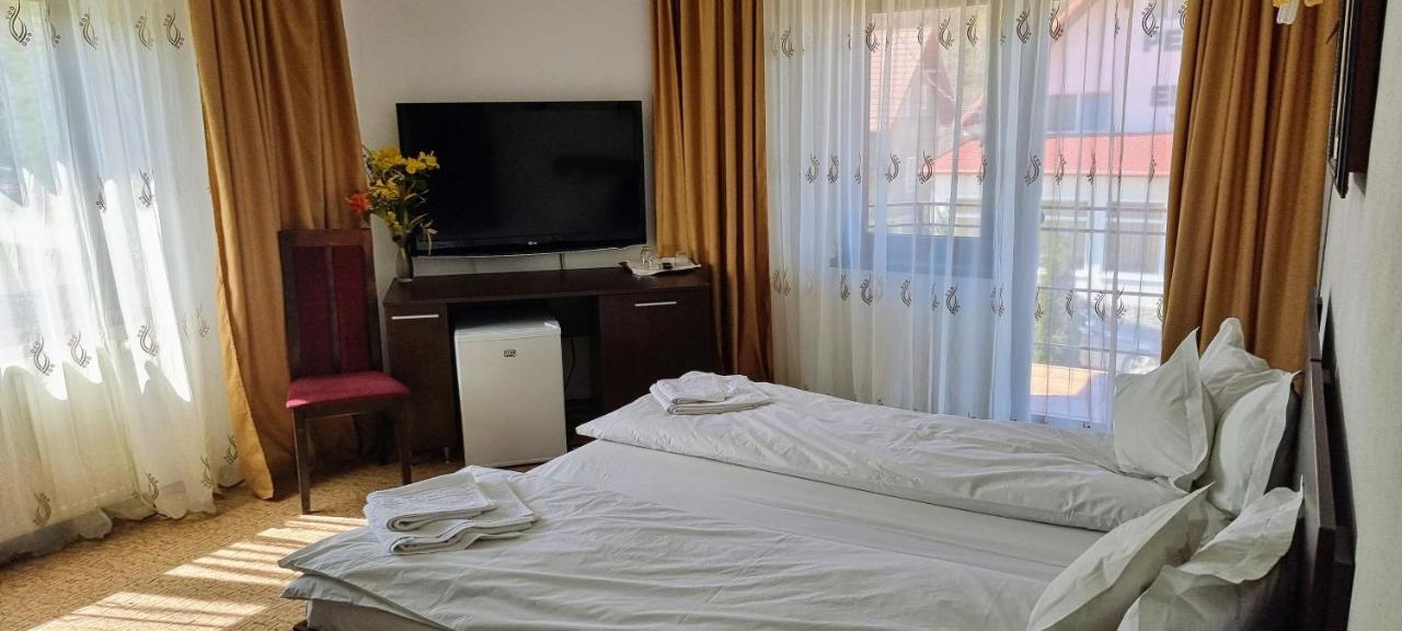 Pensiunea Emma Sîmbăta de Sus Exteriör bild